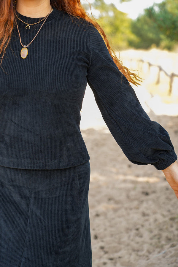 Marleen long jumper black – organic cotton, balloon sleeves, hip length