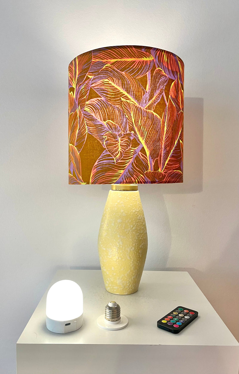 Scheurich Tischlampe aus den 50er Jahren. Upcycling, neuer Schirm, kabellos — Ansicht 7