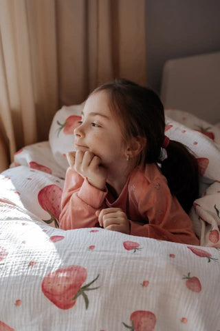 Erdbeeren Premium – Sommerzauber | OEKO‑Tex Baumwolle | 135x200 cm