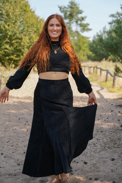 Marleen Crop Jumper Black – Elegant Design | Corduroy | Balloon Sleeves