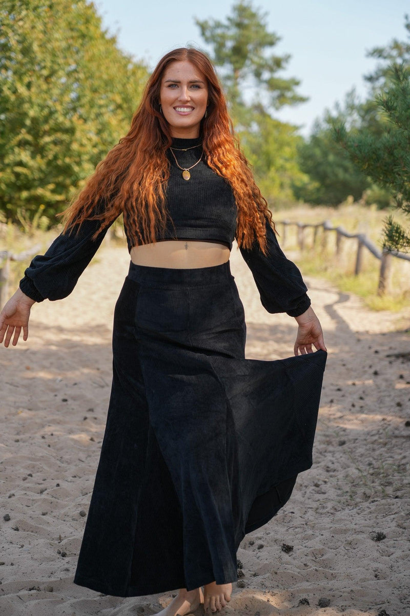 Marleen Crop Jumper Black – Elegant Design | Corduroy | Balloon Sleeves — Ansicht 4