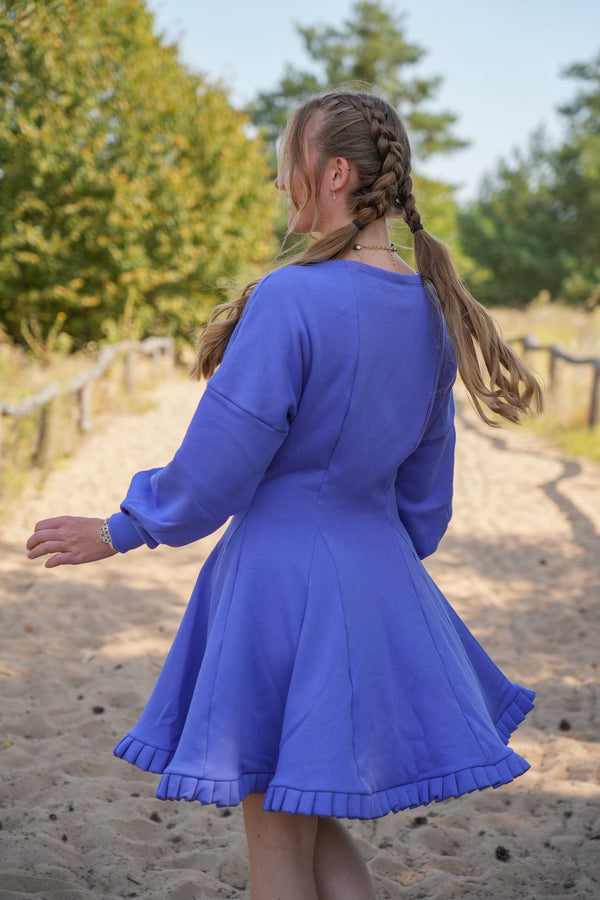 KAYLA Kleid Violet Blue – Bio-Baumwolle, taillenbetont