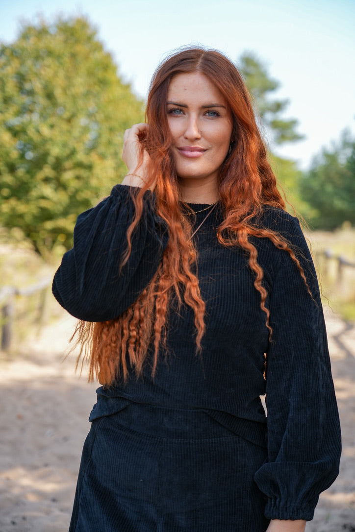 Marleen long jumper black – organic cotton, balloon sleeves, hip length — Ansicht 3