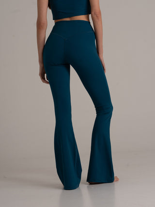 Flared Leggings – High Rise | ECONYL® | In Petite, Regular & Tall