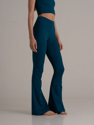 Flared Leggings – High Rise | ECONYL® | In Petite, Regular & Tall