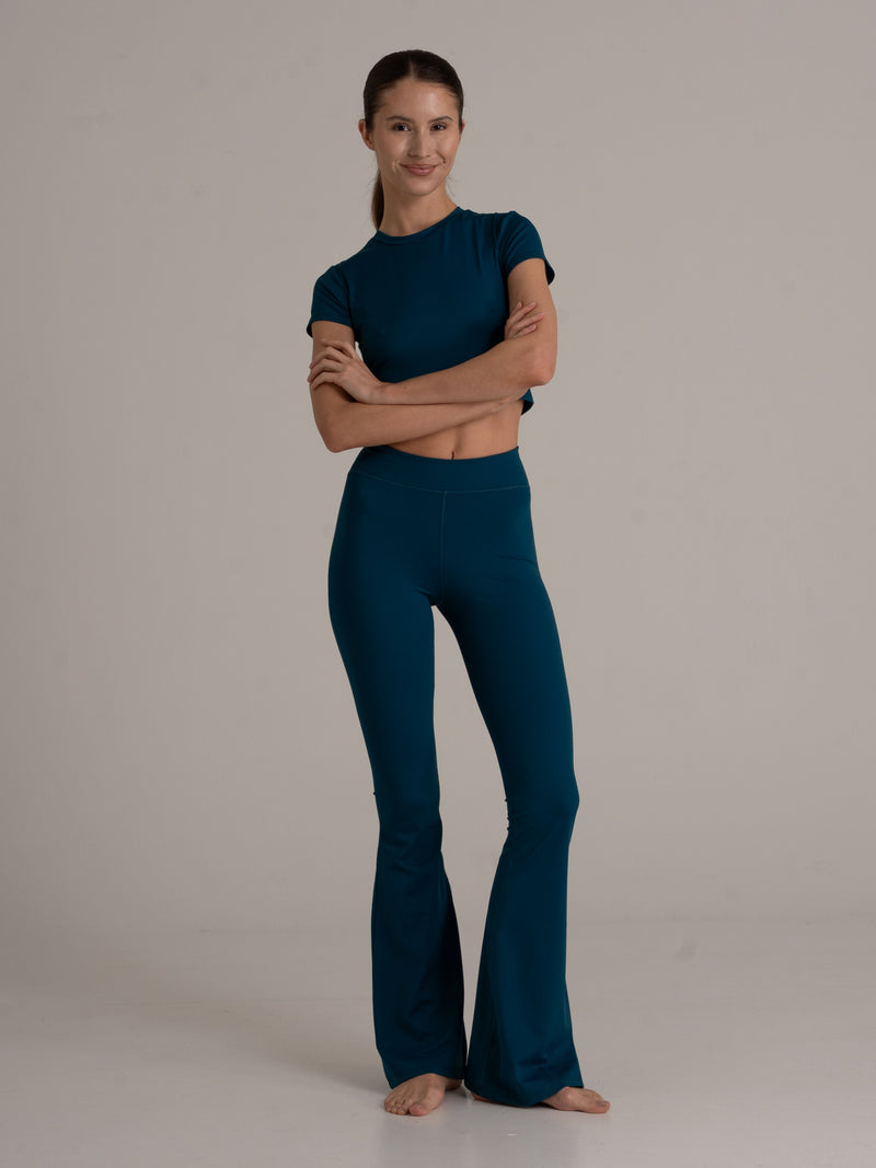 Flared Leggings High Rise ECONYL® – Petite, Regular & Tall — Ansicht 5