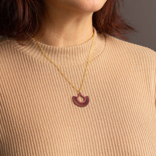 „Boho“ Halskette mit Holzanhänger – federleicht | nachhaltig | hautfreundlich