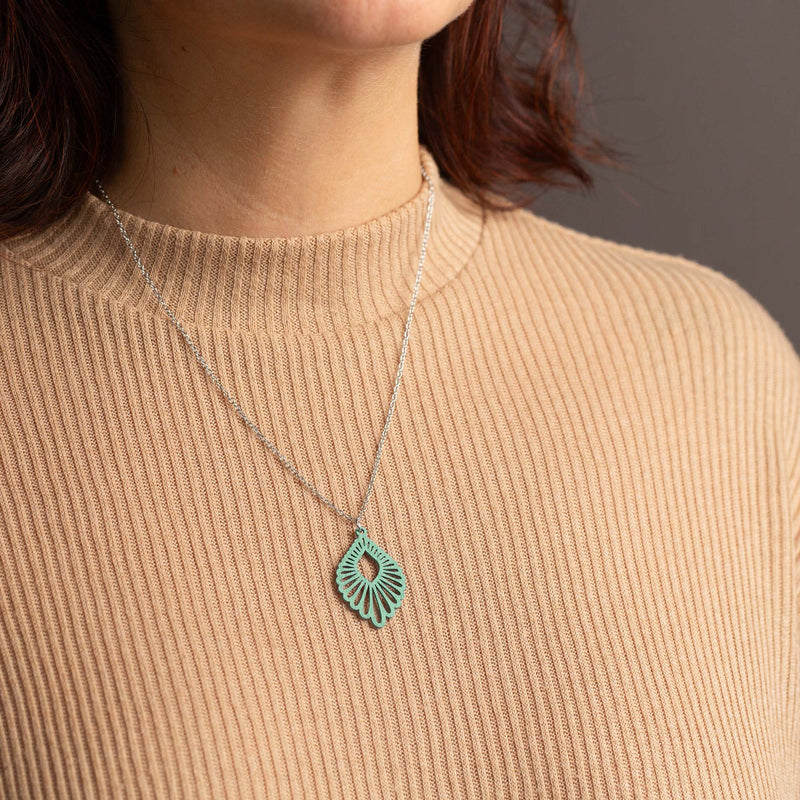 "Mindful" Necklace with Wooden Pendant – Feather-light & Sustainable — Ansicht 3