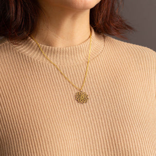 „Mandala“ Halskette mit Holzanhänger – federleicht | nachhaltig | hautfreundlich