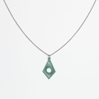 „Sunrise“ Halskette mit Holzanhänger – federleicht | nachhaltig | hautfreundlich