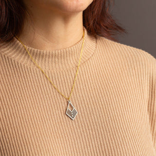 „Tribe“ Halskette mit Holzanhänger – federleicht | nachhaltig | hautfreundlich