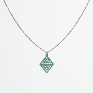 „Tribal Echo“ Halskette mit Holzanhänger – federleicht | nachhaltig | hautfreundlich