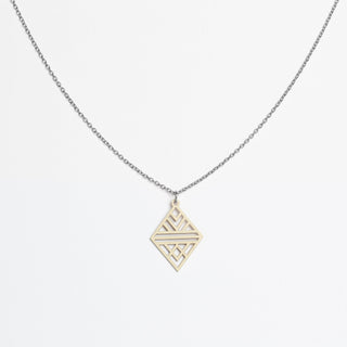 „Tribal Echo“ Halskette mit Holzanhänger – federleicht | nachhaltig | hautfreundlich