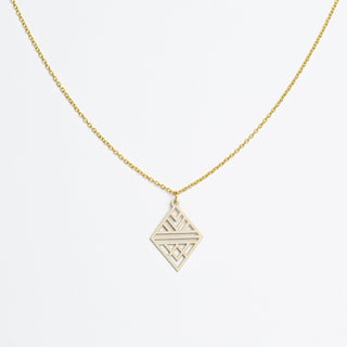 „Tribal Echo“ Halskette mit Holzanhänger – federleicht | nachhaltig | hautfreundlich