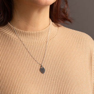 „Leaf“ Halskette mit Holzanhänger – federleicht | nachhaltig | hautfreundlich