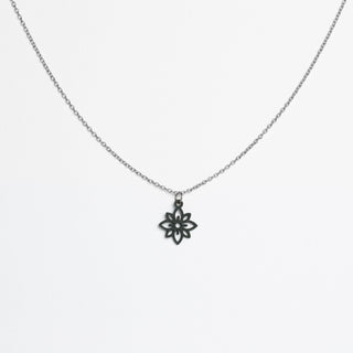 „Flower mini“ Halskette mit Holzanhänger – federleicht | nachhaltig | hautfreundlich