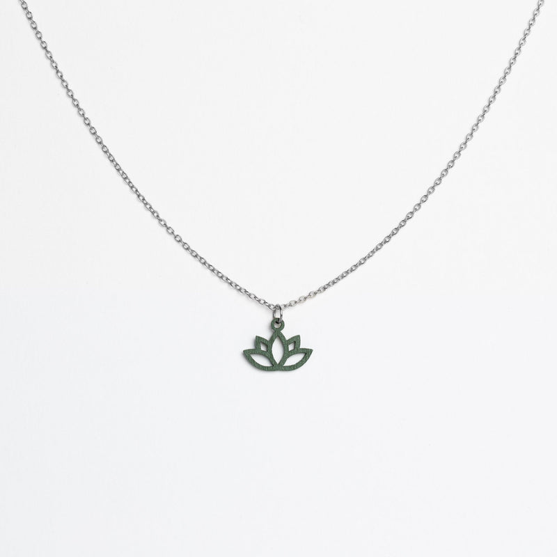 "Lotus" necklace wooden pendant – feather-light | sustainable | skin-friendly — Ansicht 13