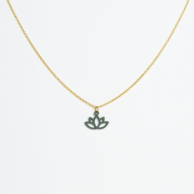 "Lotus" necklace wooden pendant – feather-light | sustainable | skin-friendly — Ansicht 14