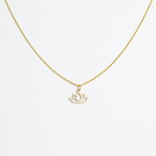 „Lotus“ Halskette mit Holzanhänger – federleicht | nachhaltig | hautfreundlich