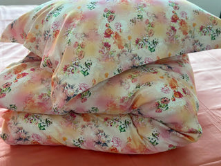 Bettwäsche Set Monet Peach – 100% Lyocell | Satin 250 TC | Seidig glänzend