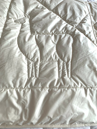 All-season alpaca blanket