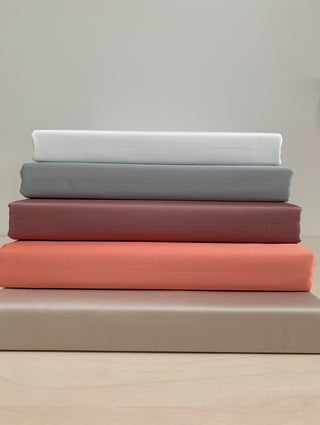 Bündel - Satin Bettlaken + 2 Kissenbezüge – 100% Mako-Baumwolle | Premium Satin | Bügelleicht