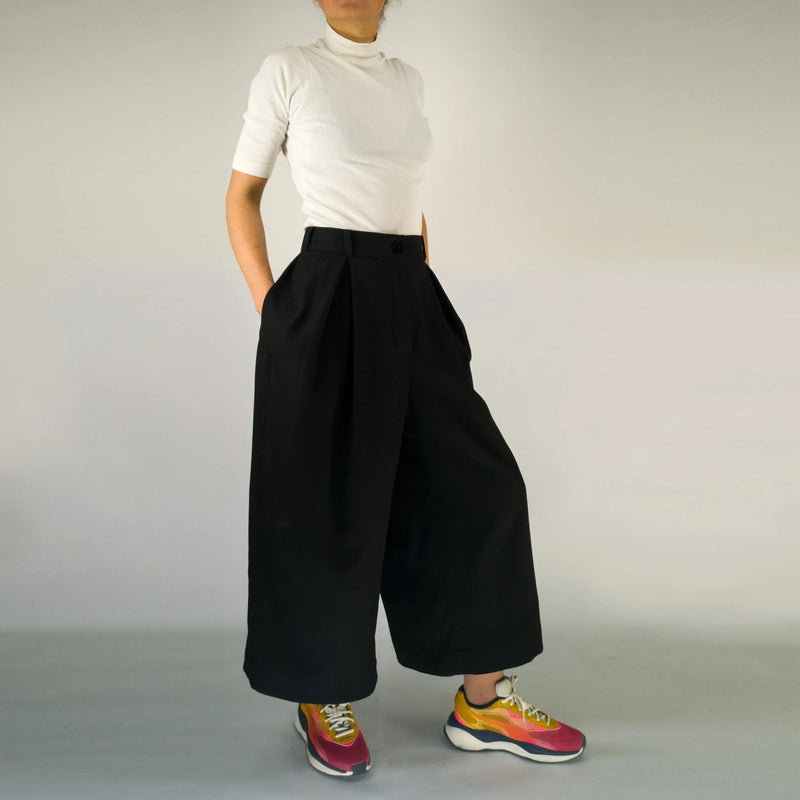 PANTS SMART BLUE – Wide wool trousers with pleats, handcrafted Berlin — Ansicht 9