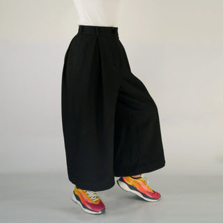 PANTS SMART BLUE | Weite Wollhose mit Bundfalten | Raffiniertes Bunddetail