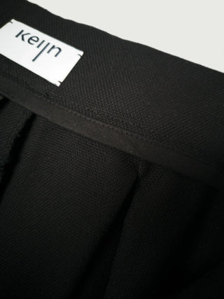 PANTS SMOOTH BLACK | Weite Tencel-Hose | Bundfalten & Steinnuss-Detail