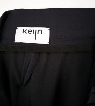 PANTS SMOOTH BLACK | Weite Tencel-Hose | Bundfalten & Steinnuss-Detail