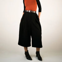 Culotte SMART – Wide-swinging trousers made of organic moleskin with pleats — Ansicht 2
