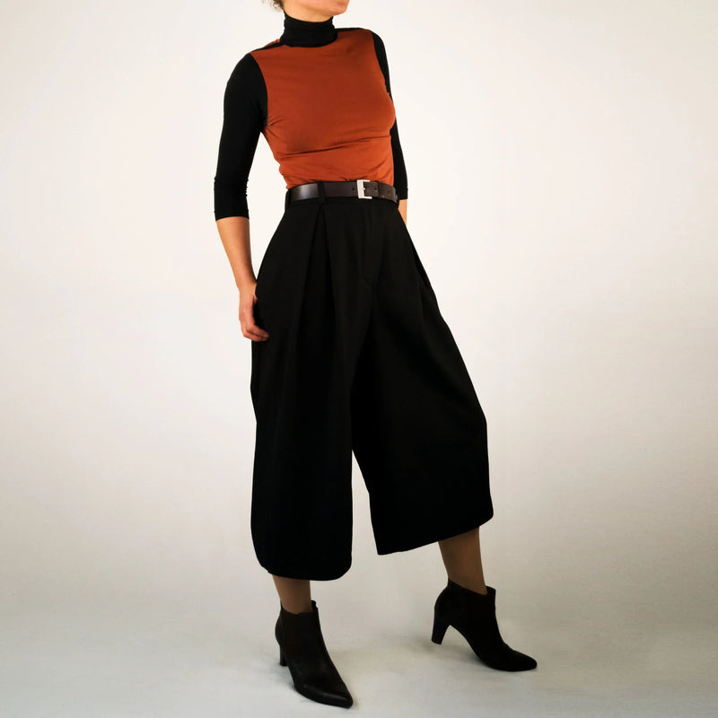 Culotte SMART – Wide-swinging trousers made of organic moleskin with pleats — Ansicht 3