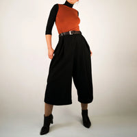 Culotte SMART – Wide-swinging trousers made of organic moleskin with pleats — Ansicht 1