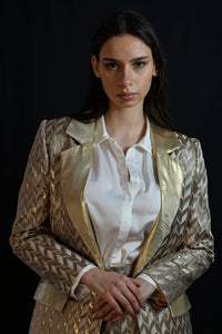 Amora Blazer – Recycled Polyester with Geometric Pattern & Shiny Lapel — Ansicht 2