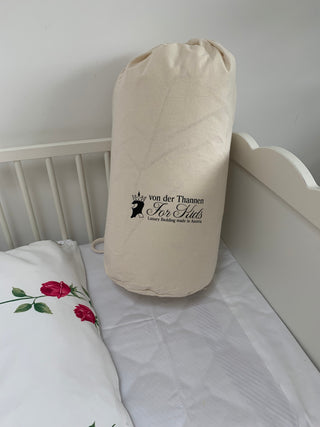 Kinderdecke mit Gänsedaunen 100x135 cm – Leicht | Hypoallergen | Pflegeleicht