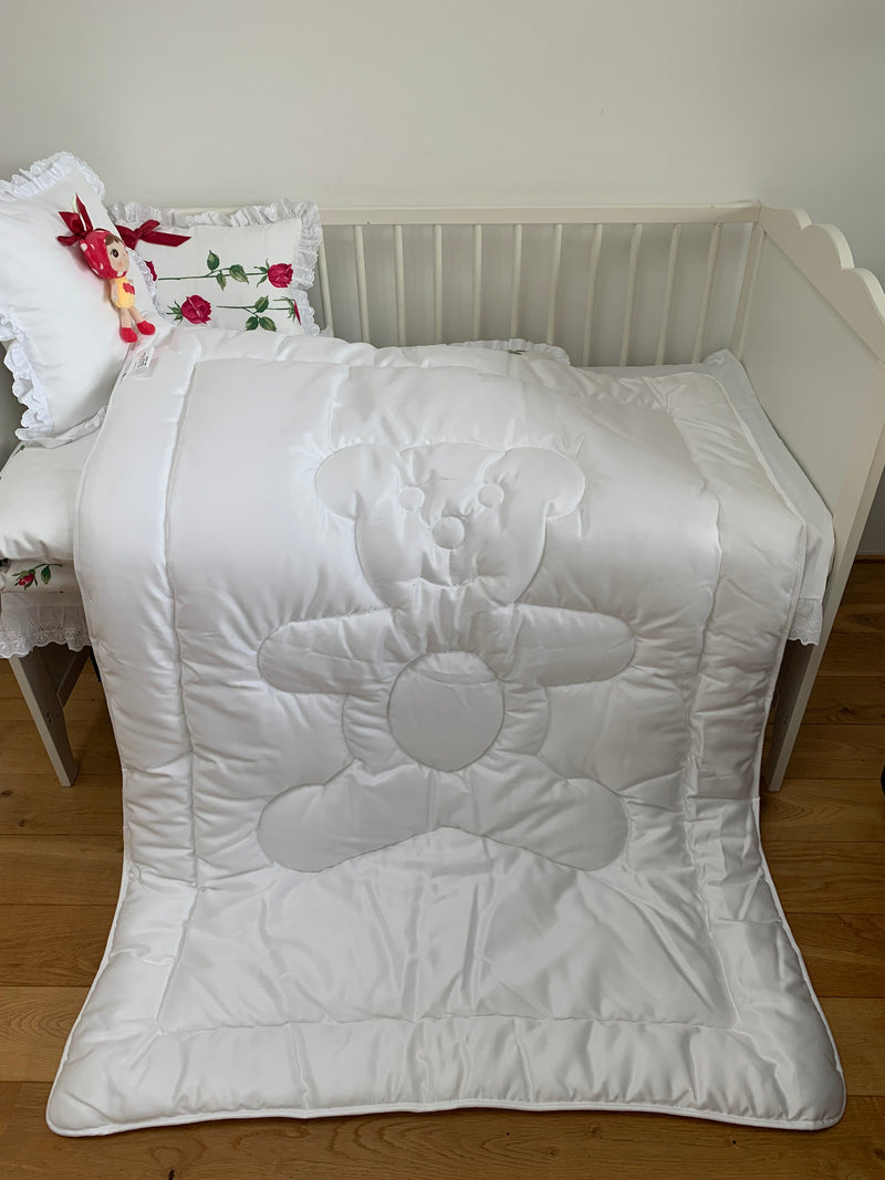 Kinderdecke Clima Comfort 100x135 cm – Hypoallergen Baumwolle Thermoregulierend — von der Thannen Luxury Bedding