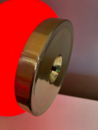 Restaurierte Peill & Putzler Lampe – Vintage Tischlampe | Rotes Opalglas | Mid Century Design