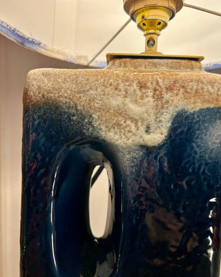 Übelacker Chimney Vase - Kaminvase - zu  Tischlampe aufgebaut mit Ikatschirm