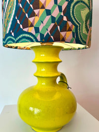 Table Lamp Steuler Handle Vase Pagoda Style Neon Yellow Mid Century Design — Ansicht 2