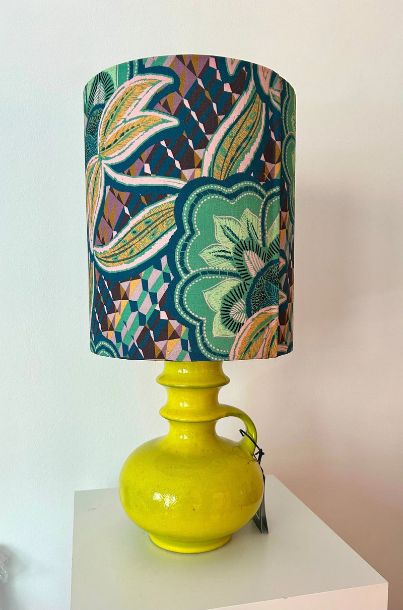 Table Lamp Steuler Handle Vase Pagoda Style Neon Yellow Mid Century Design — Ansicht 4