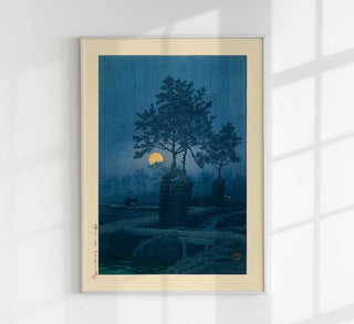 Full Moon At Gamo Art Print by Kawase Hasui – japanischer Mondlandschafts-Print als Fine Art Wandkunst für Wohnzimmer, Schlafbereich, Flur oder Galerie-Wall im poetischen Shin-hanga-Nachtstil
