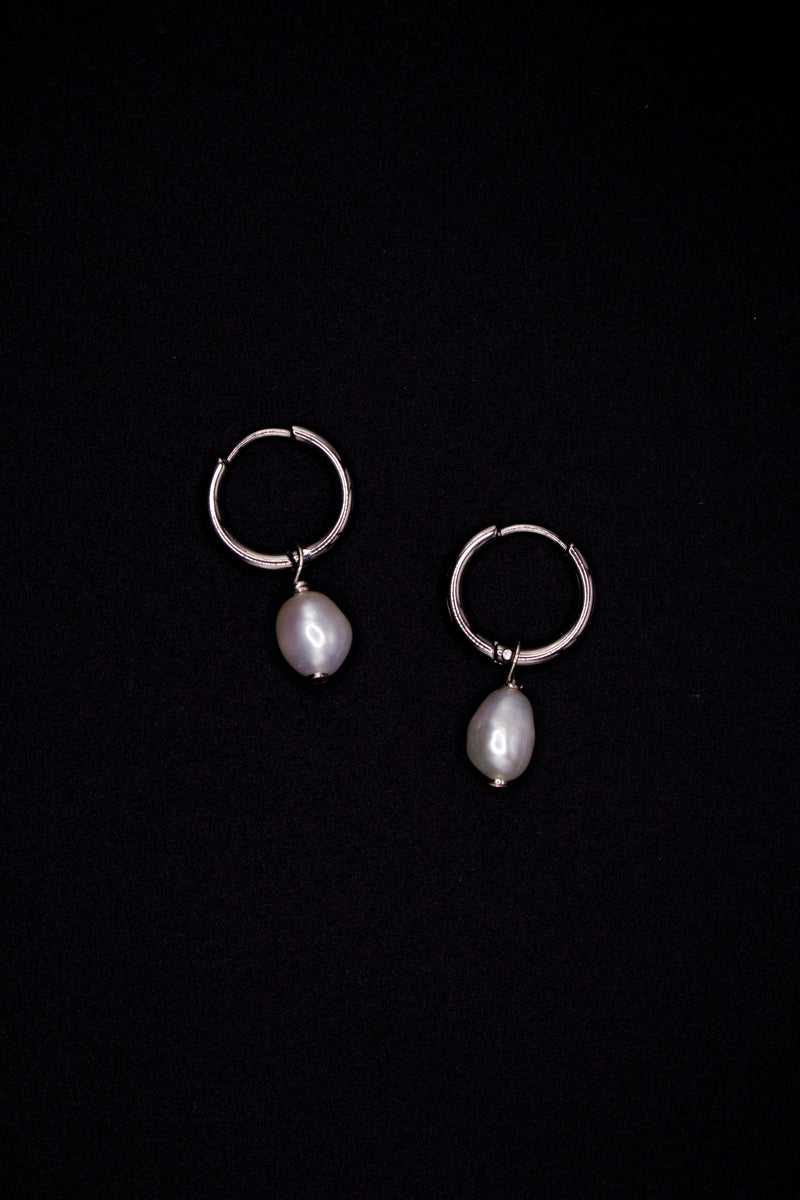 Justine Pearl Earrings – Handmade Elegance | Stainless Steel | Freshwater Pearls — Ansicht 2