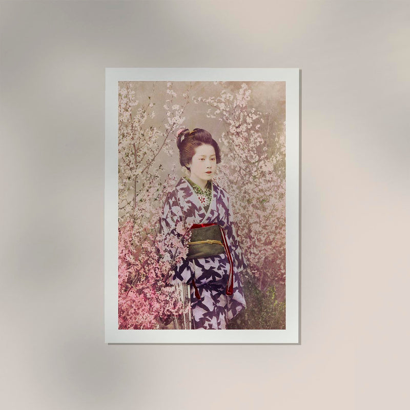 Geisha and Cherry Blossom by Ogawa Kazumasa – Handkolorierte Fotografie Fine Art Print — Ansicht 2