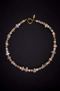 Coralie Pearl Necklace – Natural & Freshwater Pearls | Handmade | Individually Customizable — Ansicht 3