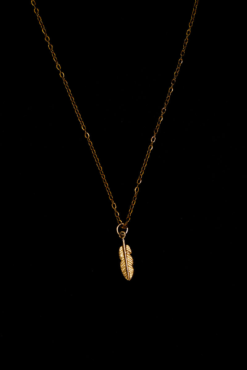 Felina Stainless Steel Chain – Feather Pendant in 925 Sterling Silver or Gold Plated — Ansicht 2