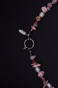 Ava Pearl Necklace – Natural & Freshwater Pearls | Handmade | Individually Customizable — Ansicht 3