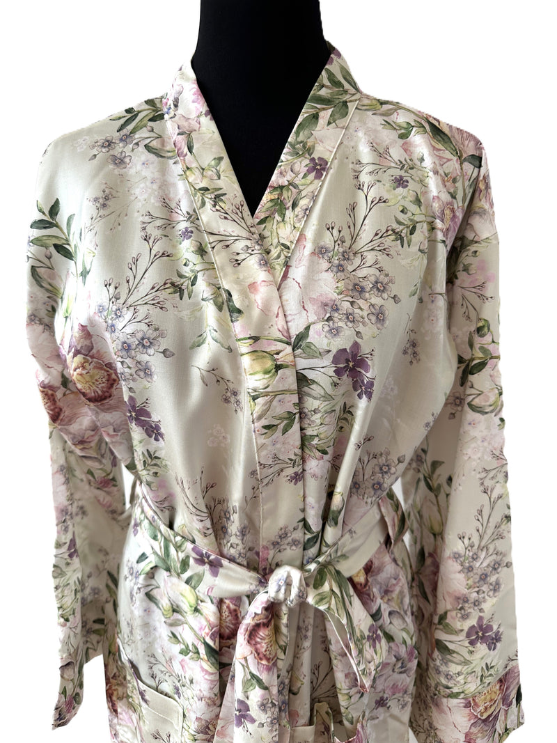 Kimono Monet Green – 100% Tencel Satin, nachhaltig & bügelleicht, Made in Austria — Ansicht 2