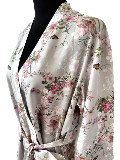 Kimono Monet Silver – 100% Tencel Satin | seidig glänzend | nachhaltig gefertigt