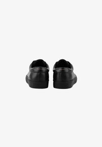 kūlson Sneaker Onyx – Italienisches Leder & Recycling-Sohle, handgefertigt Portugal — Ansicht 5