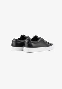 kūlson Sneaker Piano Nachhaltiger Stil Rindsleder Recycling-Sohle — Ansicht 4